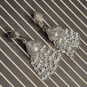 VTG Sarah Coventry Charisma Silver Tone Tassel Dangle Clip On Earrings Signed